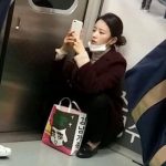 k-popガールズグループの地下鉄での目撃画像まとめ→韓国の反応「無補正の目撃画像で芸能人の容姿レベルがわかる」